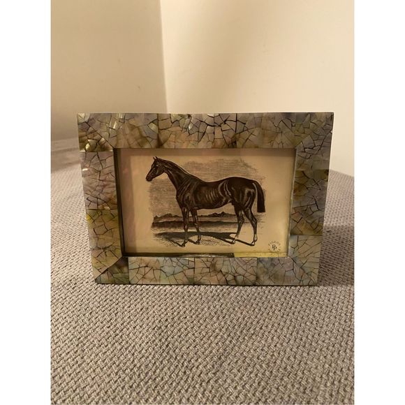 PIGEON POODLE Seashell Inlay 4X6 Picture frame W/ Horse picture - Picture 11 of 12